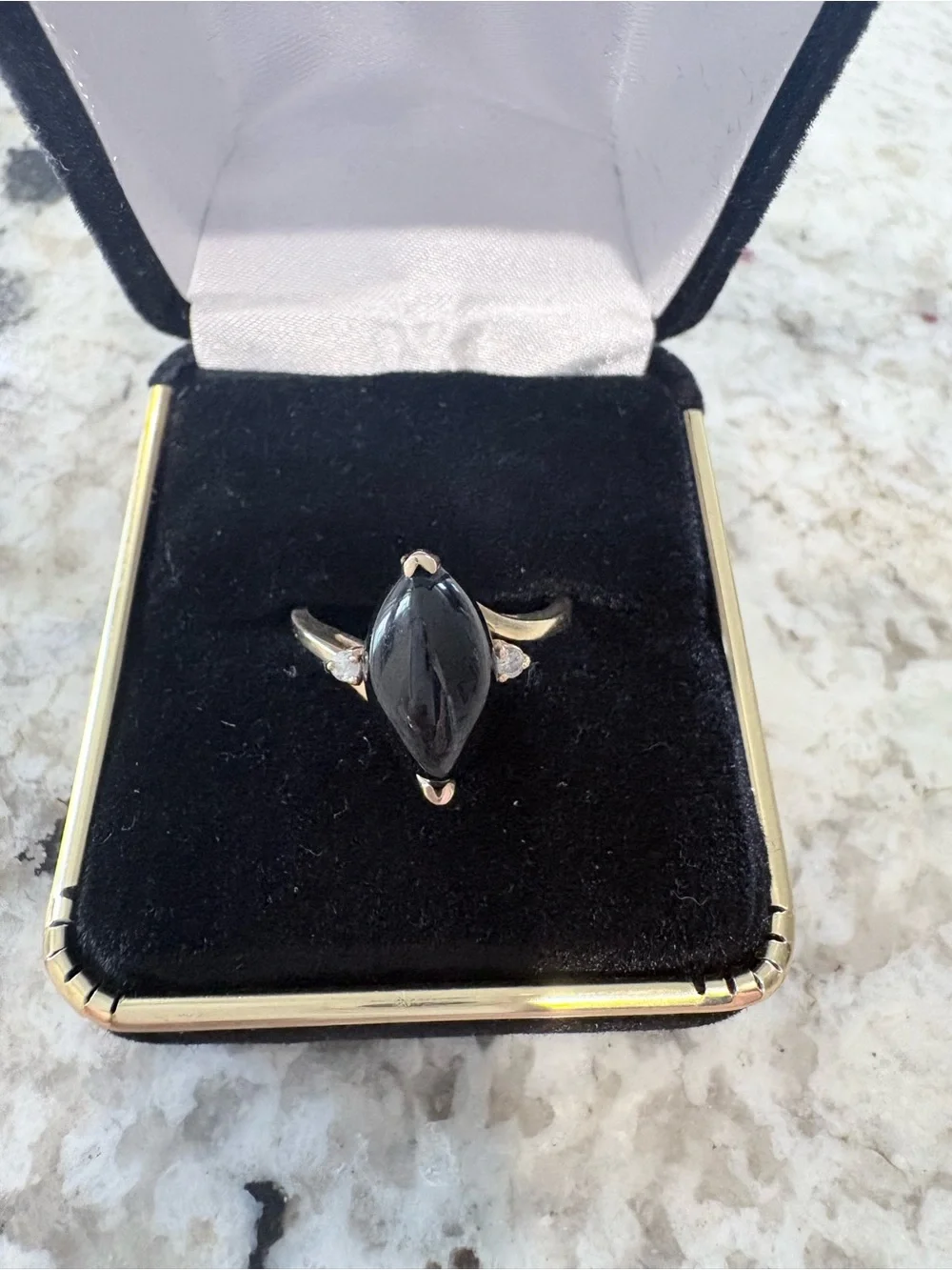 10K solid gold Onyx cabochon ring with diamonds in EXCELLENT condition size 7.75